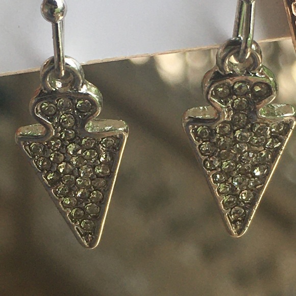 Charming Charlie - Pack of Earrings - Picture 11 of 15